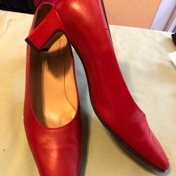 Shoe - Picture 3 of 4